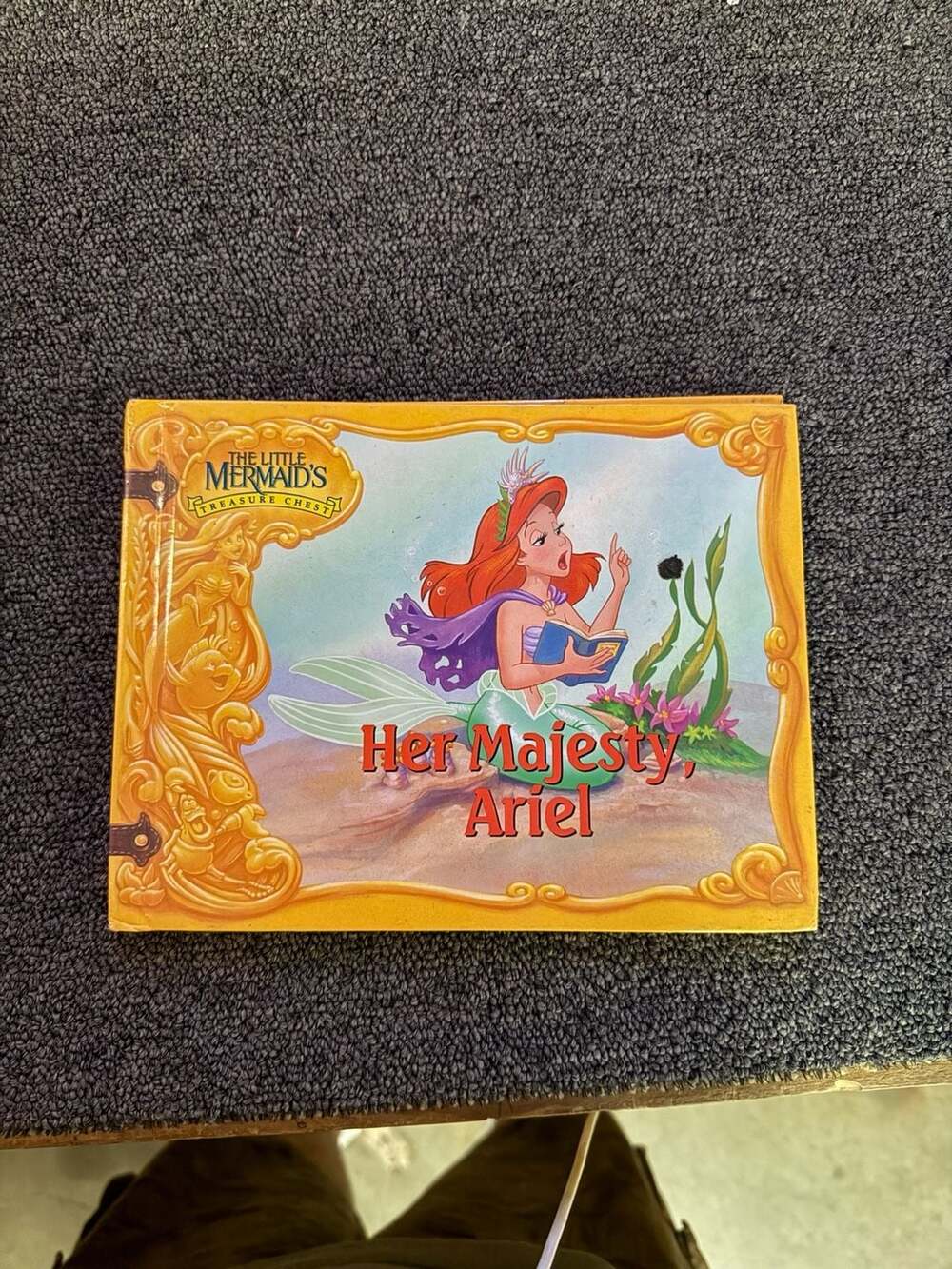 Her Majesty, Ariel (The Little Mermaid's Treasure Chest Series) Hardcover Book
